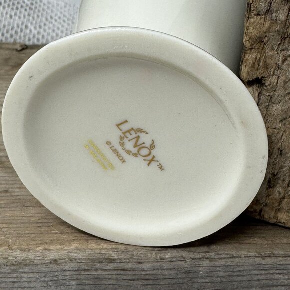 Lenox Ivory Rose Vase With Gold Trim Elegant 7.5" tall - Picture 5 of 7